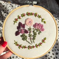 6" Flowers and Wreath Embroidery